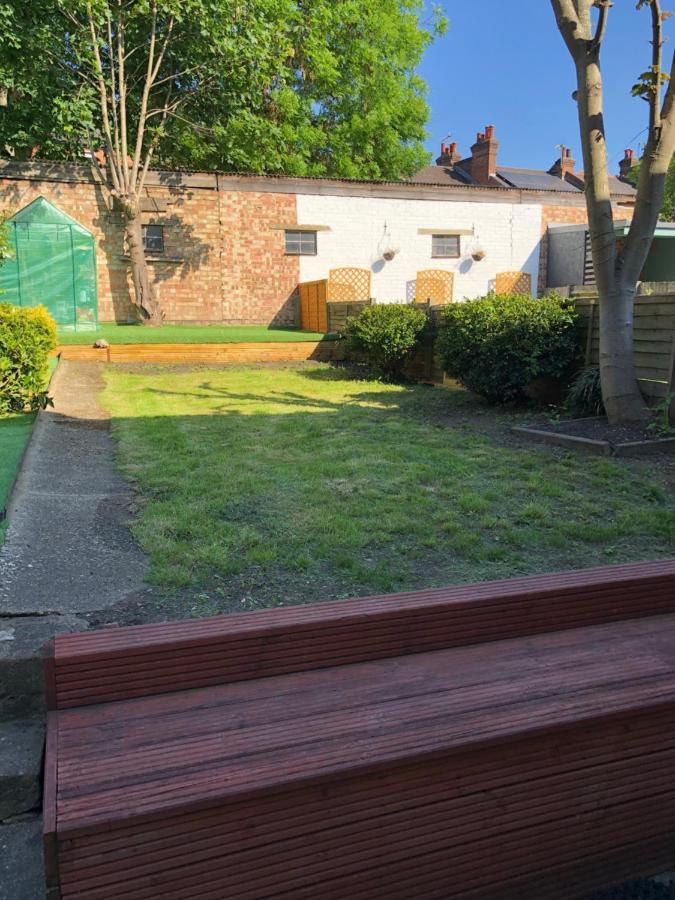 Spacious West London 2 Bedroom Apartment المظهر الخارجي الصورة