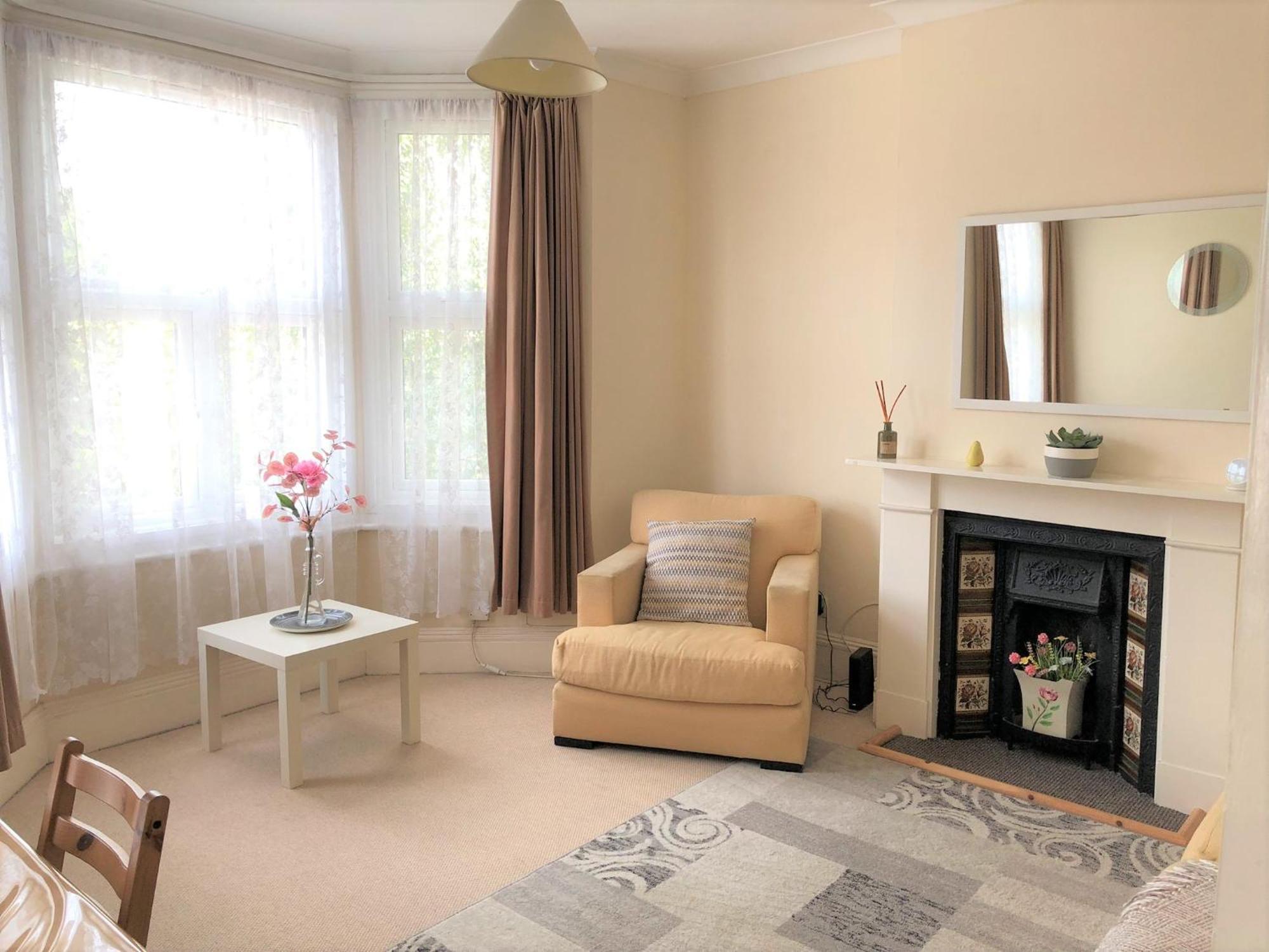 Spacious West London 2 Bedroom Apartment المظهر الخارجي الصورة