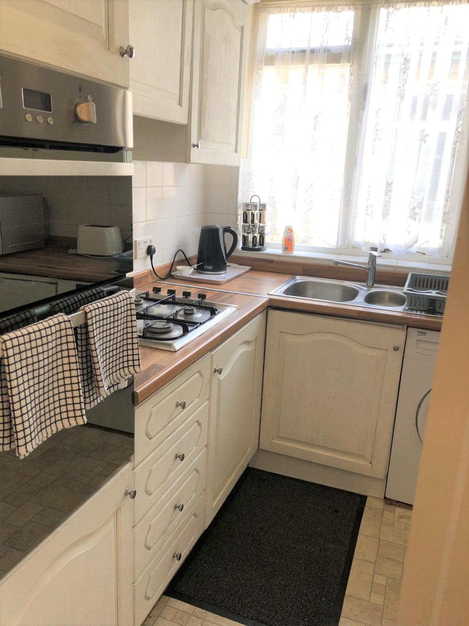 Spacious West London 2 Bedroom Apartment المظهر الخارجي الصورة