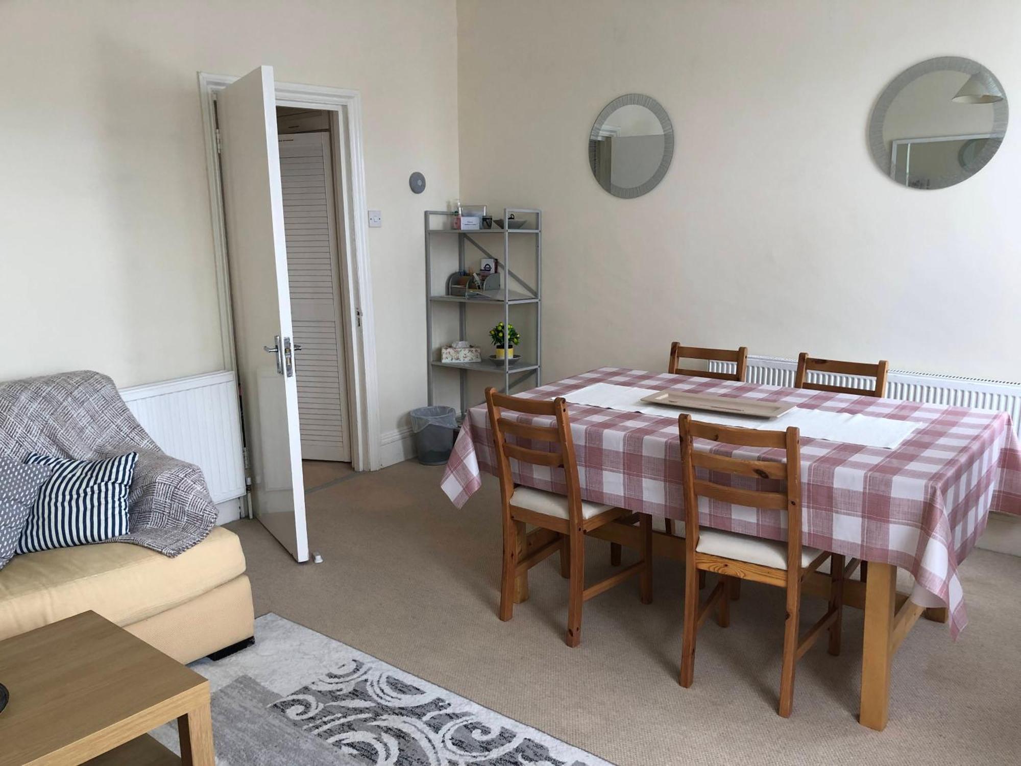 Spacious West London 2 Bedroom Apartment المظهر الخارجي الصورة