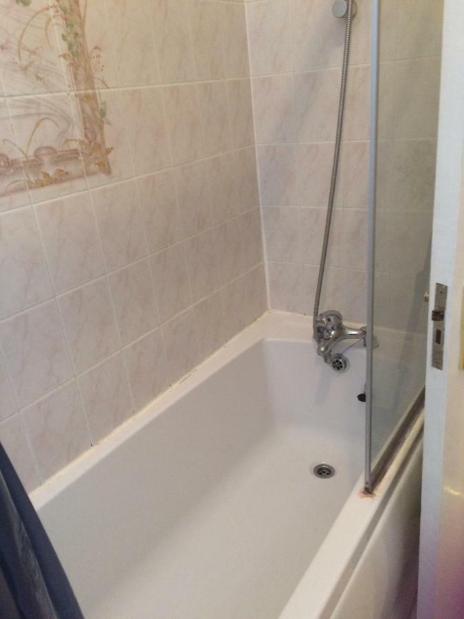 Spacious West London 2 Bedroom Apartment المظهر الخارجي الصورة