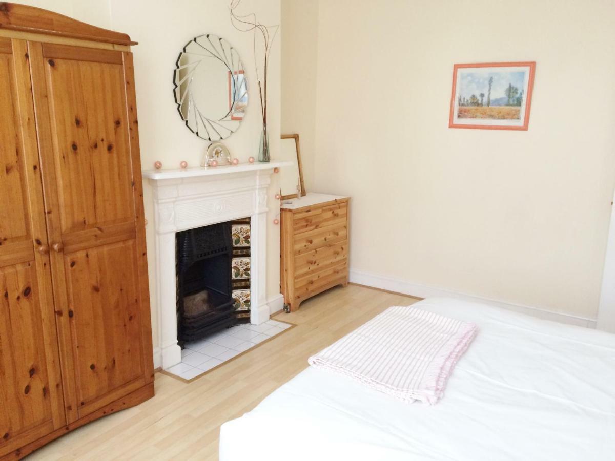 Spacious West London 2 Bedroom Apartment المظهر الخارجي الصورة