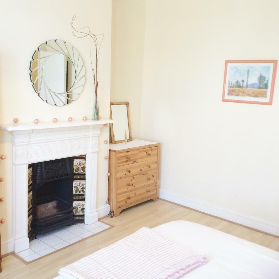 Spacious West London 2 Bedroom Apartment المظهر الخارجي الصورة
