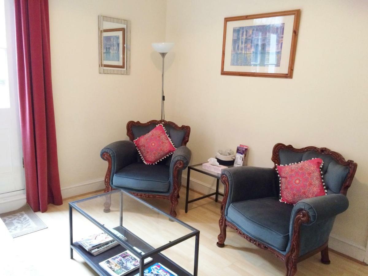Spacious West London 2 Bedroom Apartment المظهر الخارجي الصورة