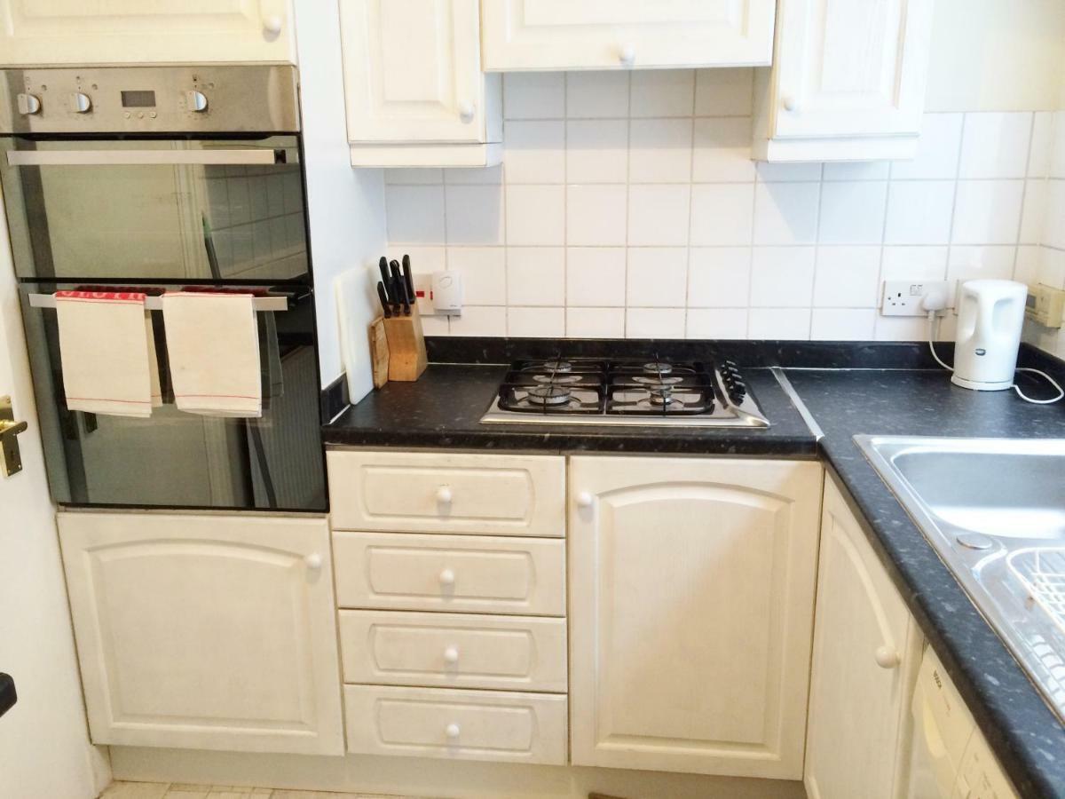 Spacious West London 2 Bedroom Apartment المظهر الخارجي الصورة