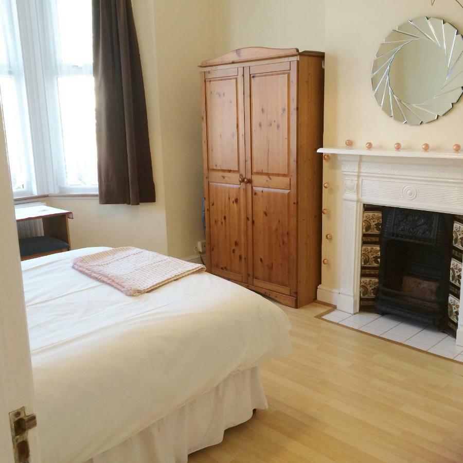 Spacious West London 2 Bedroom Apartment المظهر الخارجي الصورة
