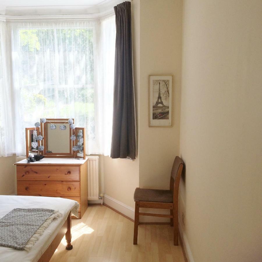 Spacious West London 2 Bedroom Apartment المظهر الخارجي الصورة
